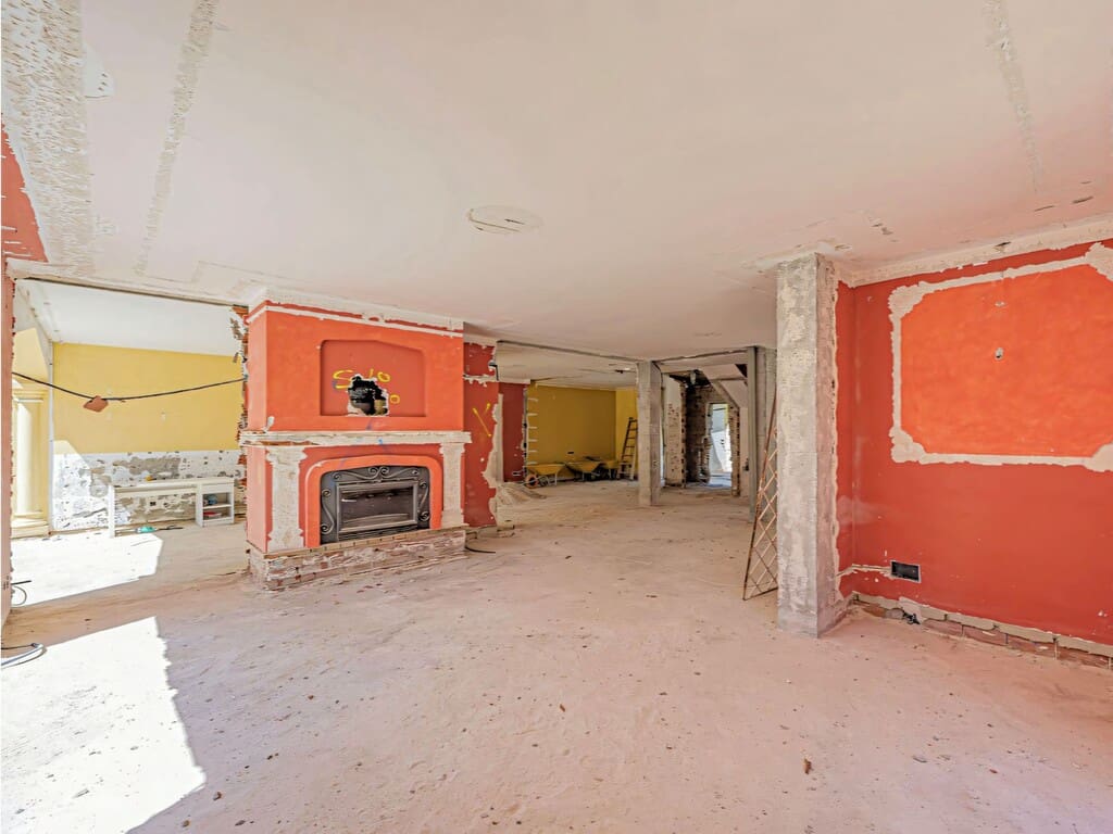 4 bedroom Villa for sale in Marbella with pool garage - € 1,325,000 (Ref: 9949293)