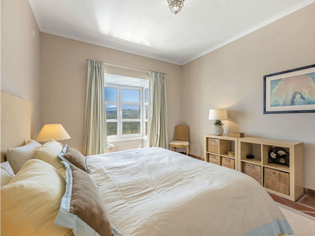 4 chambre Villa/Maison à vendre à Benahavis avec piscine - 1 350 000 € (Ref: 9952001)