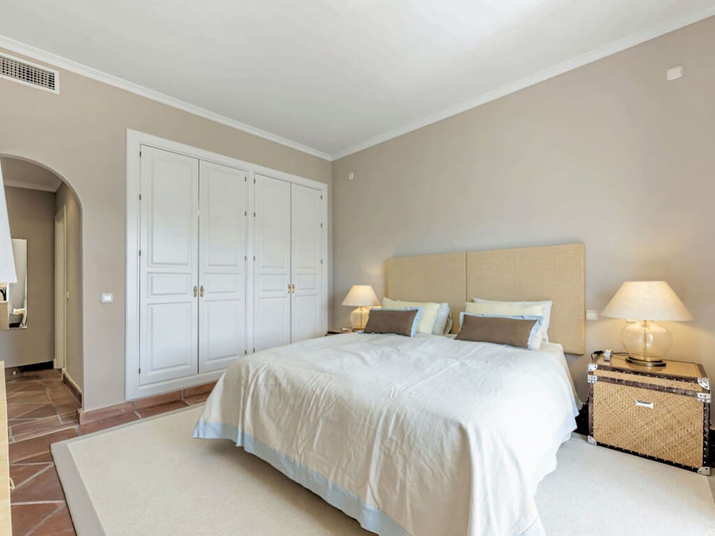 4 chambre Villa/Maison à vendre à Benahavis avec piscine - 1 350 000 € (Ref: 9952001)