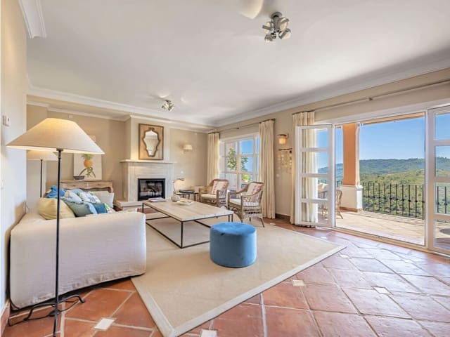 4 bedroom Villa for sale in Benahavís with pool - € 1,350,000 (Ref: 9952001)