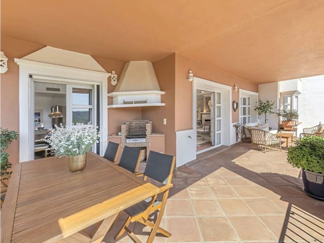 4 bedroom Villa for sale in Benahavís with pool - € 1,350,000 (Ref: 9952001)