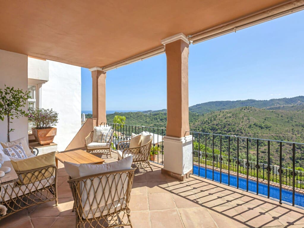 4 chambre Villa/Maison à vendre à Benahavis avec piscine - 1 350 000 € (Ref: 9952001)