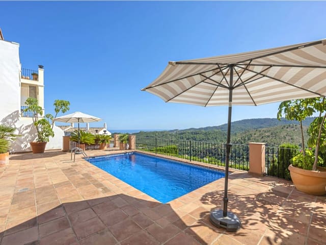 4 bedroom Villa for sale in Benahavís with pool - € 1,350,000 (Ref: 9952001)