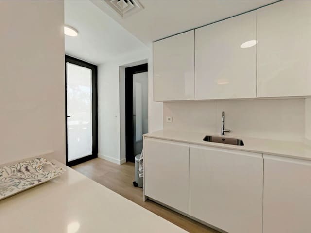 3 soveværelse Lejlighed til salg i La Cala de Mijas, Mijas med swimmingpool garage - € 615.000 (Ref: 9952002)