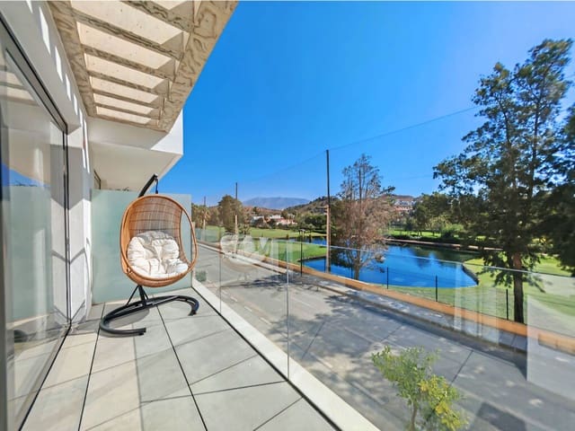 3 soveværelse Lejlighed til salg i La Cala de Mijas, Mijas med swimmingpool garage - € 615.000 (Ref: 9952002)