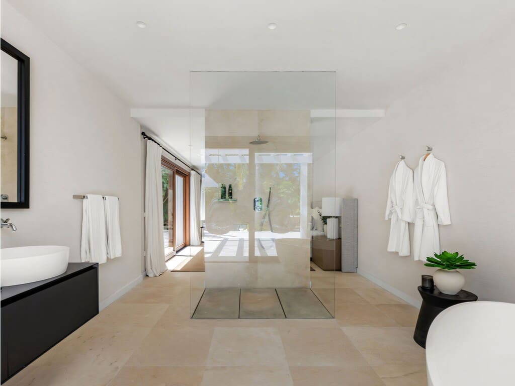 4 quarto Moradia para venda em Nueva Andalucia com piscina garagem - 4 995 000 € (Ref: 9954802)