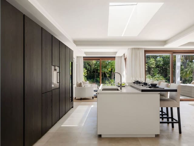 4 quarto Moradia para venda em Nueva Andalucia, Marbella com piscina garagem - 4 995 000 € (Ref: 9954802)