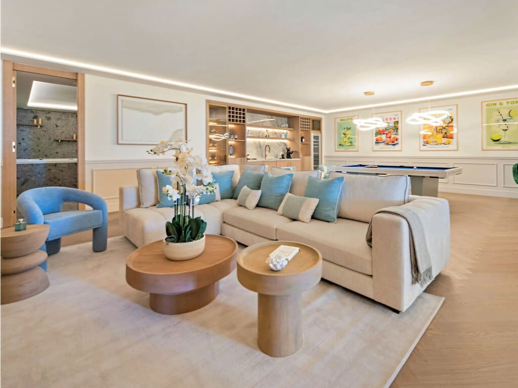 5 soverom Penthouse til salgs i Nueva Andalucia med svømmebasseng garasje - € 6 900 000 (Ref: 9954803)
