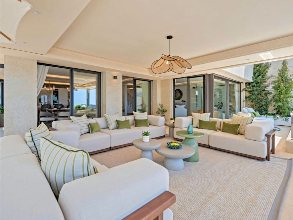 5 soverom Penthouse til salgs i Nueva Andalucia med svømmebasseng garasje - € 6 900 000 (Ref: 9954803)