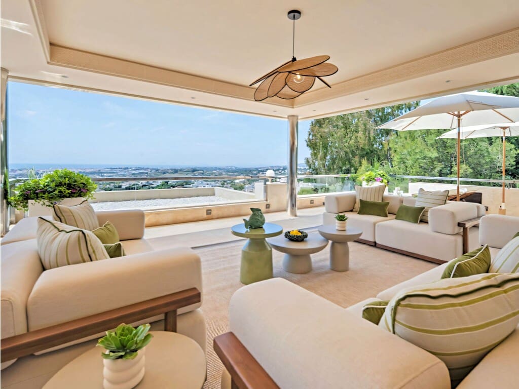 5 soverom Penthouse til salgs i Nueva Andalucia med svømmebasseng garasje - € 6 900 000 (Ref: 9954803)