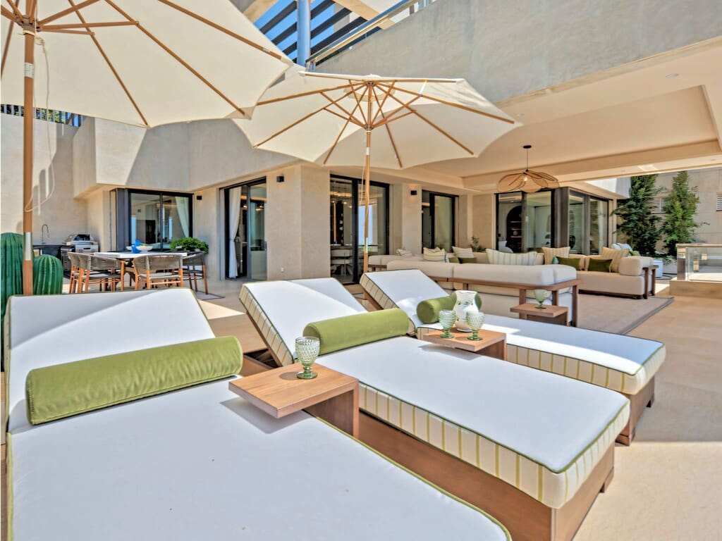 5 soverom Penthouse til salgs i Nueva Andalucia med svømmebasseng garasje - € 6 900 000 (Ref: 9954803)