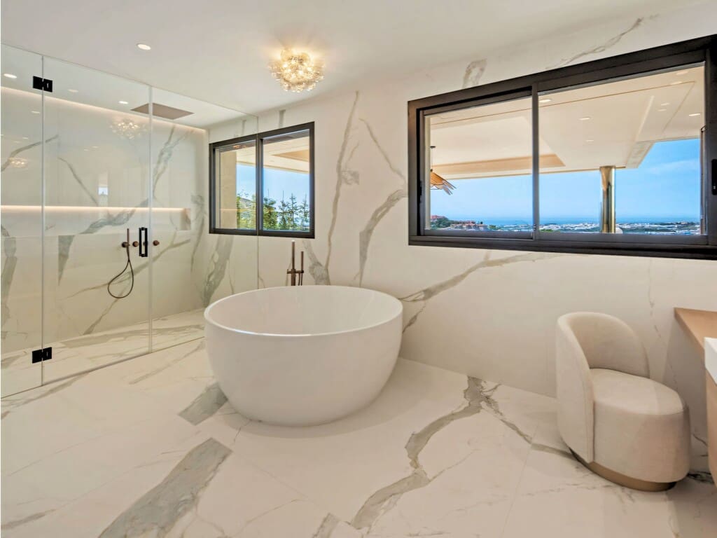 5 soverom Penthouse til salgs i Nueva Andalucia med svømmebasseng garasje - € 6 900 000 (Ref: 9954803)