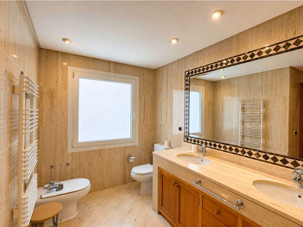 Chalet de 7 habitaciones en Marbella en venta con piscina garaje - 1.695.000 € (Ref: 9955673)
