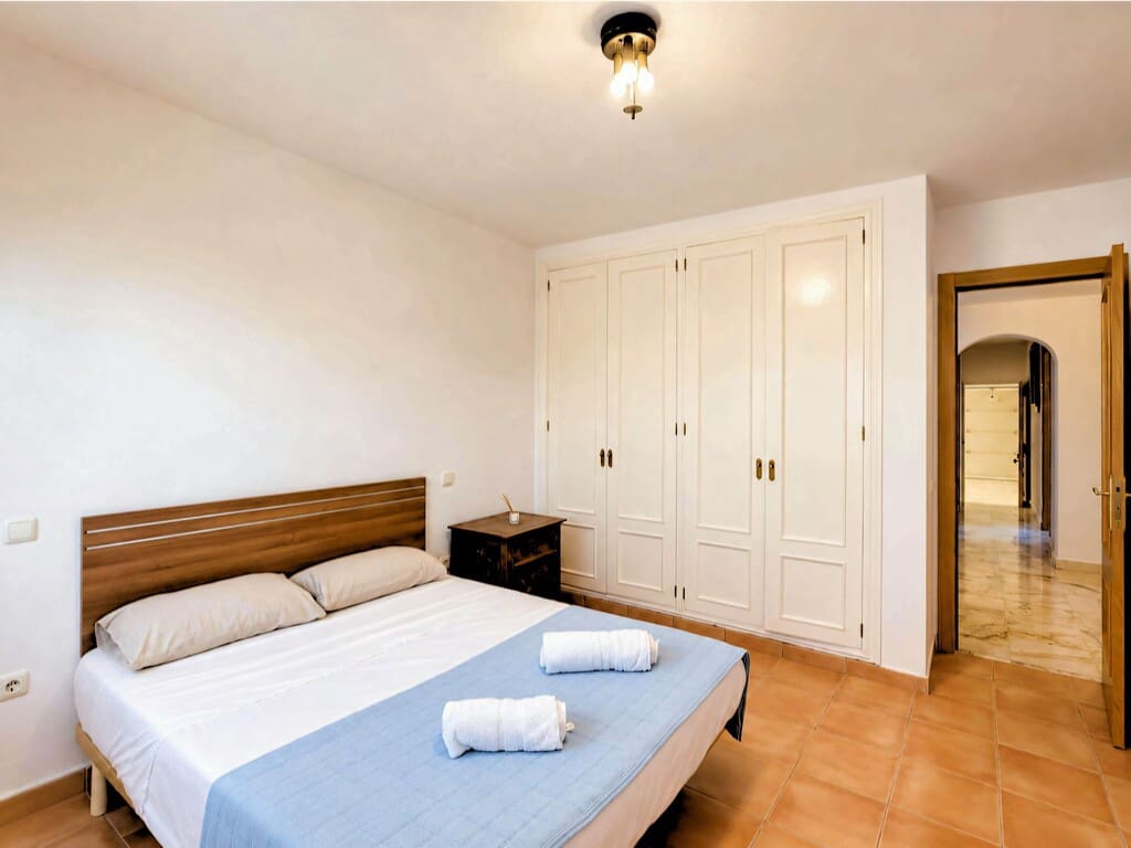 Chalet de 7 habitaciones en Marbella en venta con piscina garaje - 1.695.000 € (Ref: 9955673)