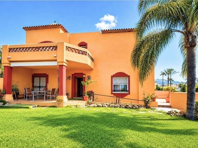 7 bedroom Villa for sale in Marbella with pool garage - € 2,195,000 (Ref: 9955673)