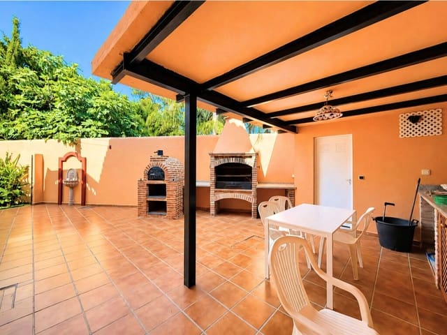7 bedroom Villa for sale in Marbella with pool garage - € 2,195,000 (Ref: 9955673)