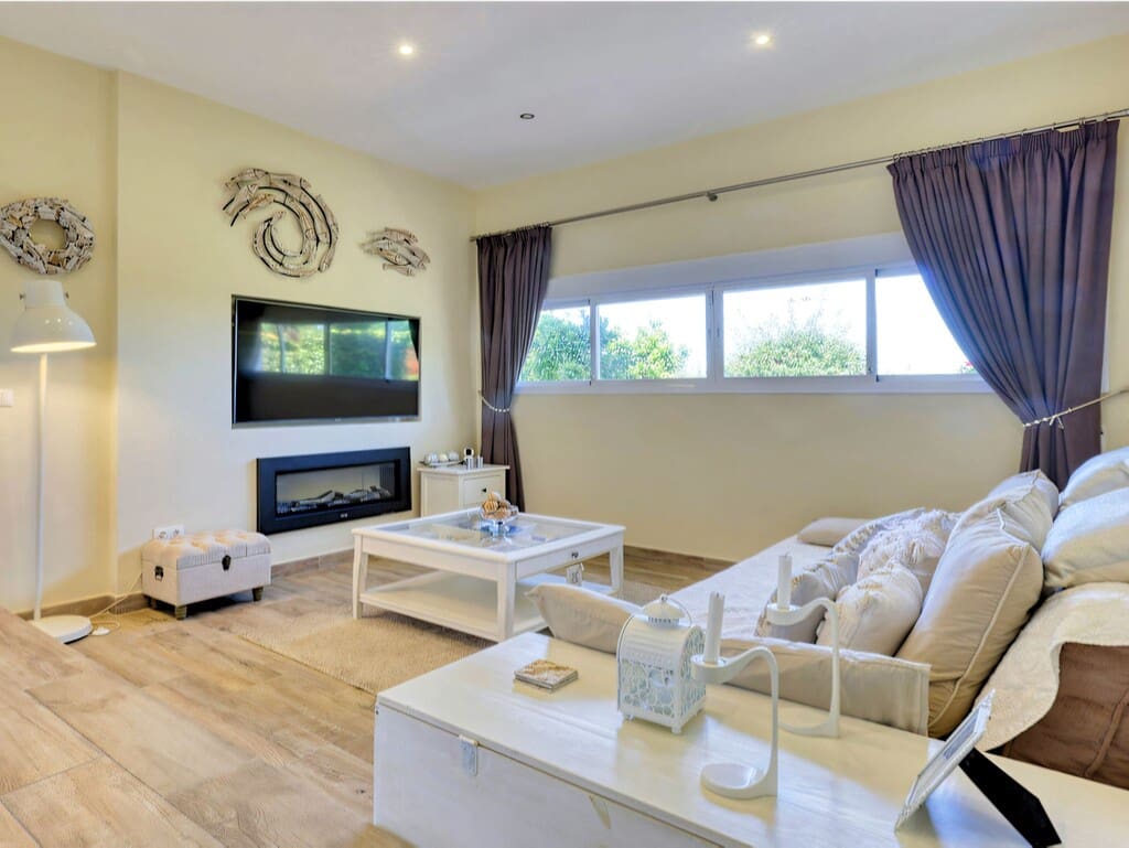 4 soverom Villa til salgs i La Duquesa / Puerto de la Duquesa med svømmebasseng garasje - € 650 000 (Ref: 9959314)