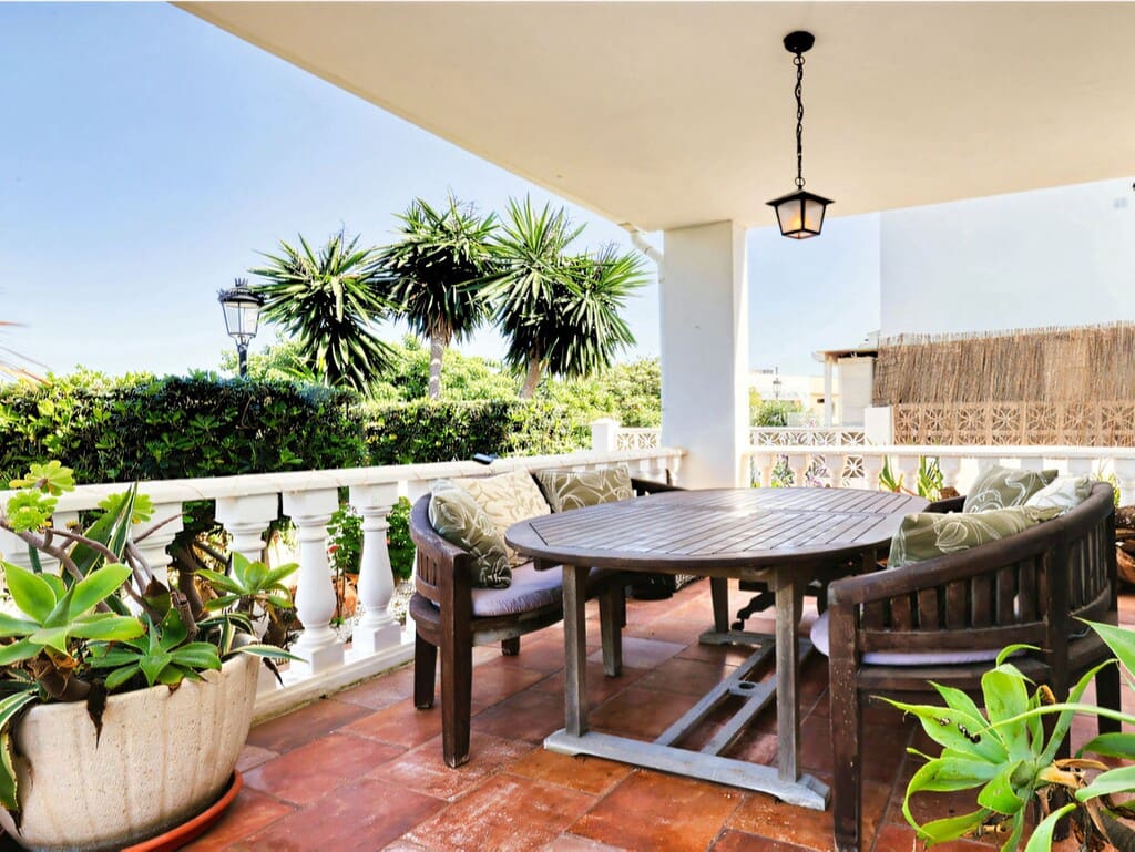 4 soverom Villa til salgs i La Duquesa / Puerto de la Duquesa med svømmebasseng garasje - € 650 000 (Ref: 9959314)