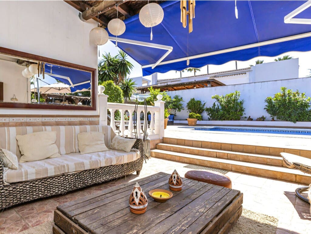 4 soverom Villa til salgs i La Duquesa / Puerto de la Duquesa med svømmebasseng garasje - € 650 000 (Ref: 9959314)