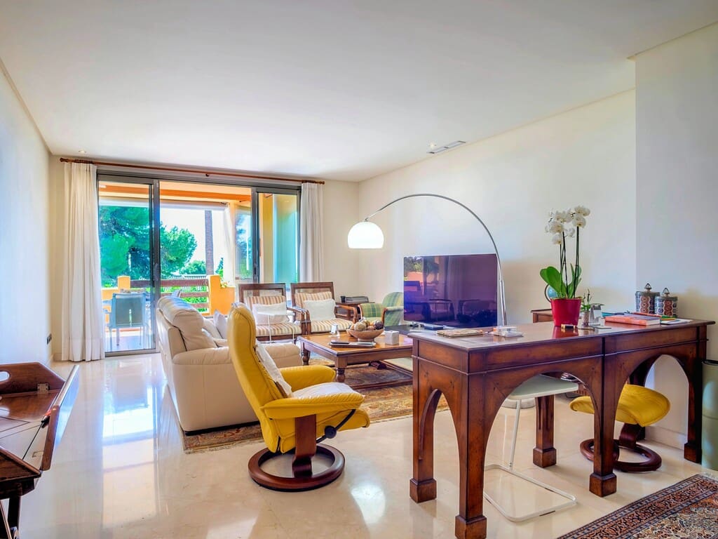 2 chambre Appartement à vendre à Golden Mile avec piscine garage - 1 350 000 € (Ref: 9959317)