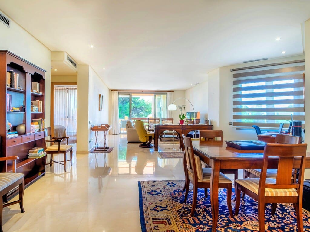 2 chambre Appartement à vendre à Golden Mile avec piscine garage - 1 350 000 € (Ref: 9959317)
