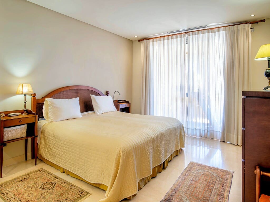 2 chambre Appartement à vendre à Golden Mile avec piscine garage - 1 350 000 € (Ref: 9959317)