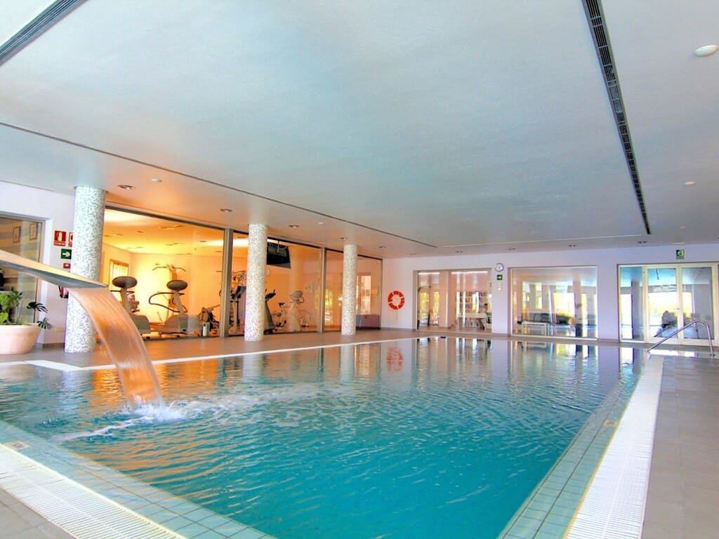 2 chambre Appartement à vendre à Golden Mile avec piscine garage - 1 350 000 € (Ref: 9959317)