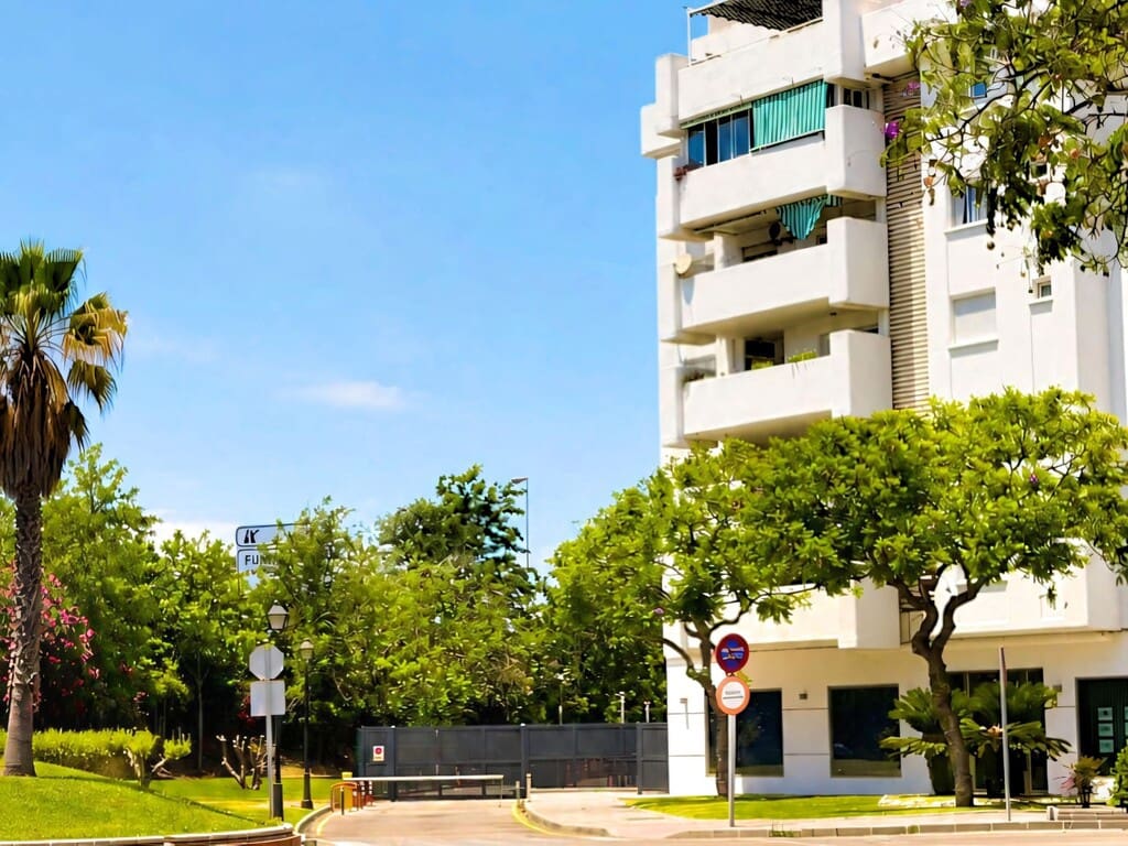3 soveværelse Lejlighed til salg i Fuengirola med swimmingpool garage - € 457.000 (Ref: 9962223)