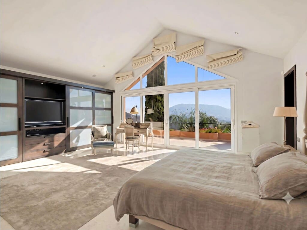 5 sovrum Villa till salu i La Mairena med pool garage - 2 800 000 € (Ref: 9964789)