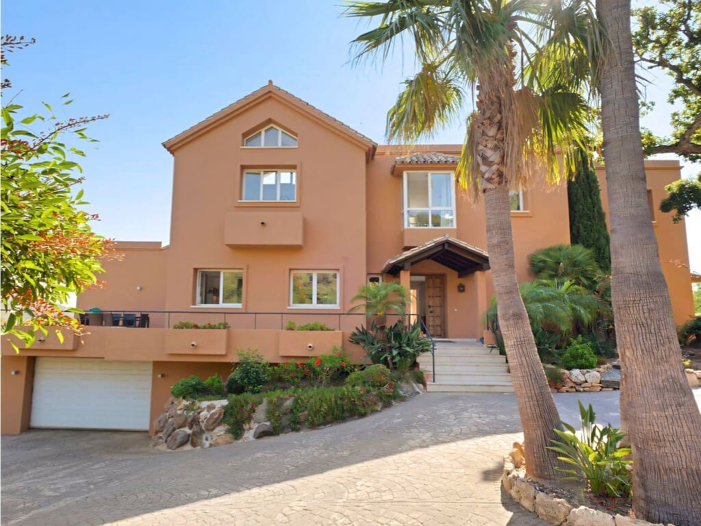 5 sovrum Villa till salu i La Mairena med pool garage - 2 800 000 € (Ref: 9964789)