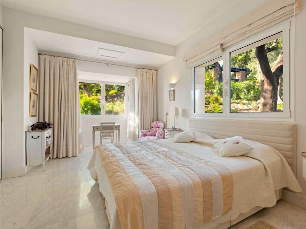 5 sovrum Villa till salu i La Mairena med pool garage - 2 800 000 € (Ref: 9964789)