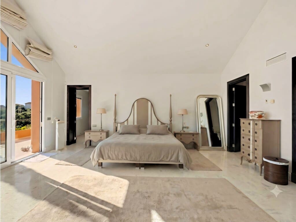 5 sovrum Villa till salu i La Mairena med pool garage - 2 800 000 € (Ref: 9964789)