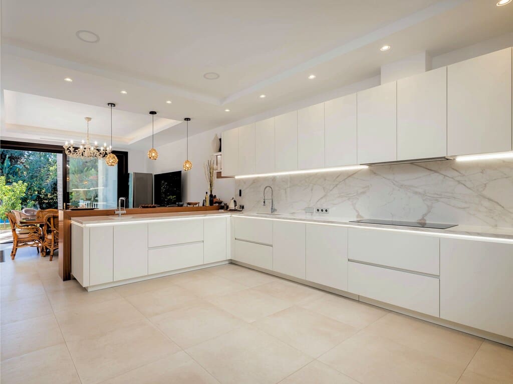 7 soverom Villa til salgs i San Pedro de Alcantara med svømmebasseng garasje - € 4 750 000 (Ref: 9966242)
