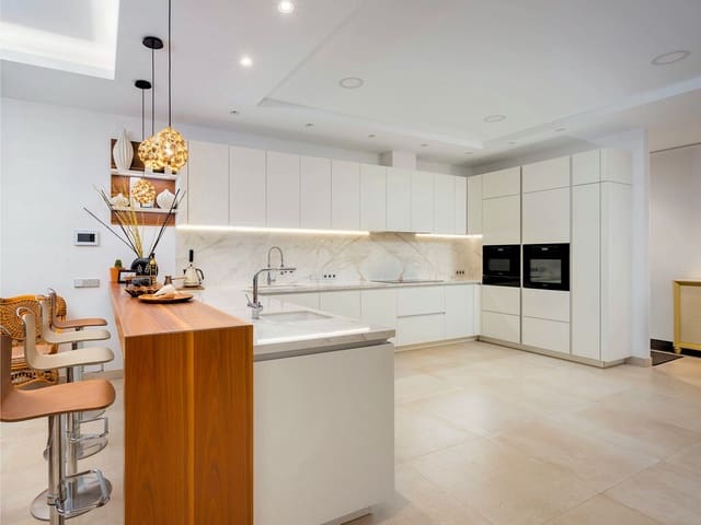 7 soverom Villa til salgs i San Pedro de Alcantara, Marbella med svømmebasseng garasje - € 4 750 000 (Ref: 9966242)