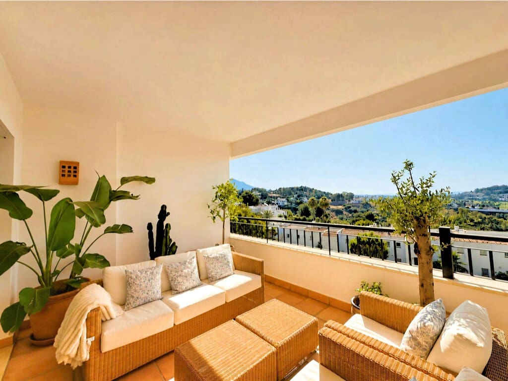 2 soverom Leilighet til salgs i La Quinta med svømmebasseng garasje - € 595 000 (Ref: 9967255)