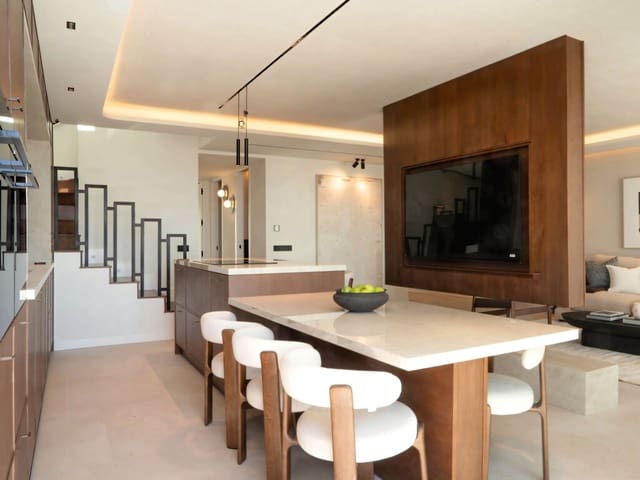 Ático de 3 habitaciones en Benahavís en venta con piscina garaje - 1.650.000 € (Ref: 9967256)