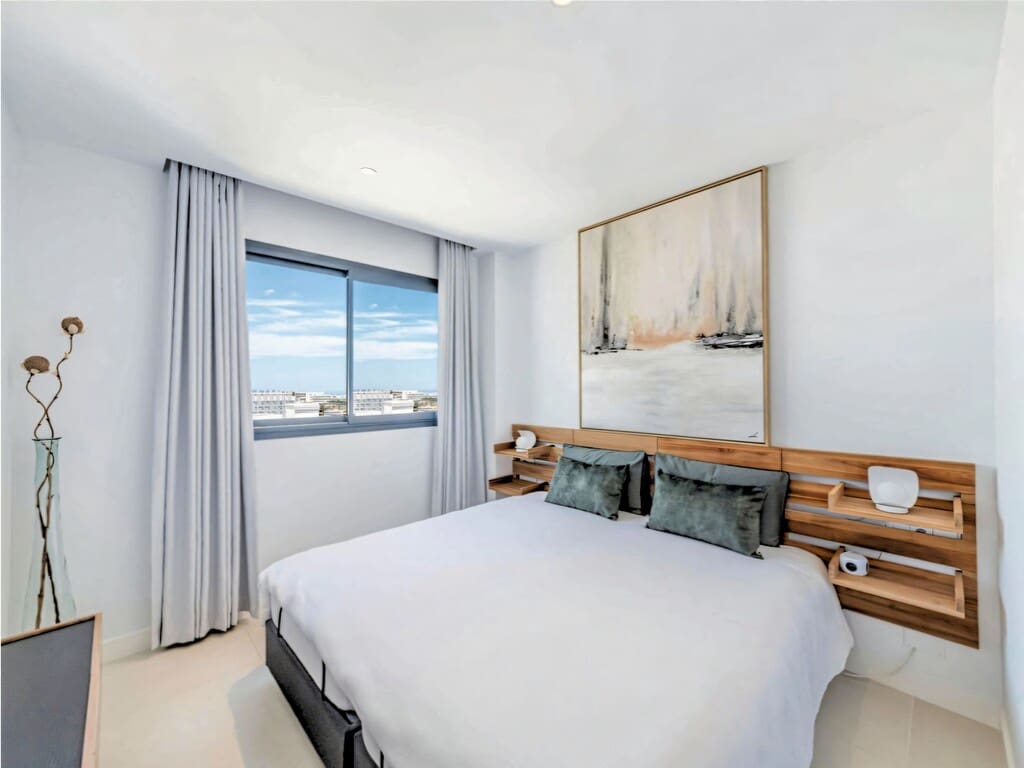 2 bedroom Apartment for sale in Fuengirola with pool garage - € 570,000 (Ref: 9968092)