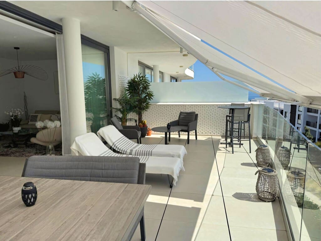 2 bedroom Apartment for sale in Fuengirola with pool garage - € 570,000 (Ref: 9968092)