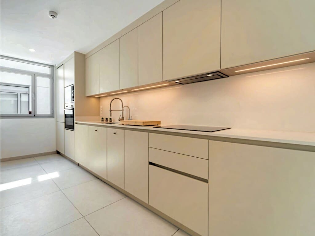 3 bedroom Apartment for sale in Elviria with pool garage - € 1,250,000 (Ref: 9969282)