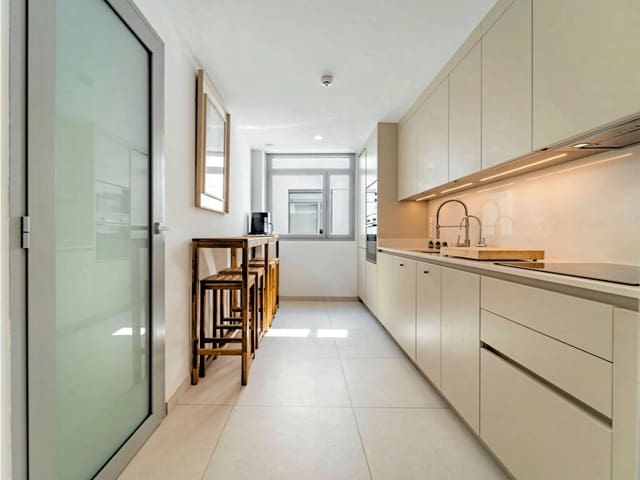 3 sovrum Lägenhet till salu i Elviria, Marbella med pool garage - 1 250 000 € (Ref: 9969282)