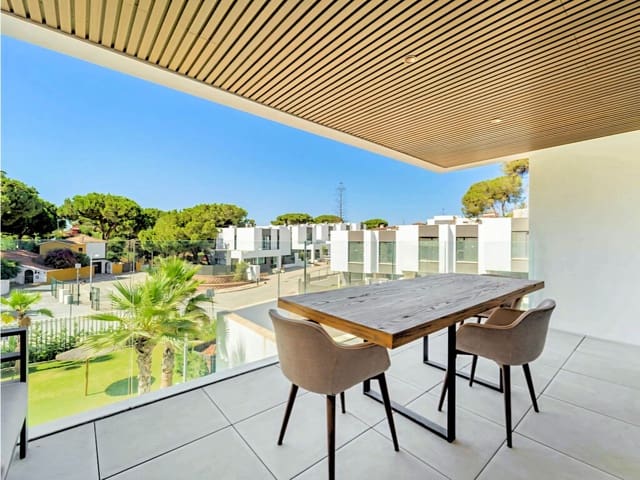 3 sovrum Lägenhet till salu i Elviria, Marbella med pool garage - 1 250 000 € (Ref: 9969282)