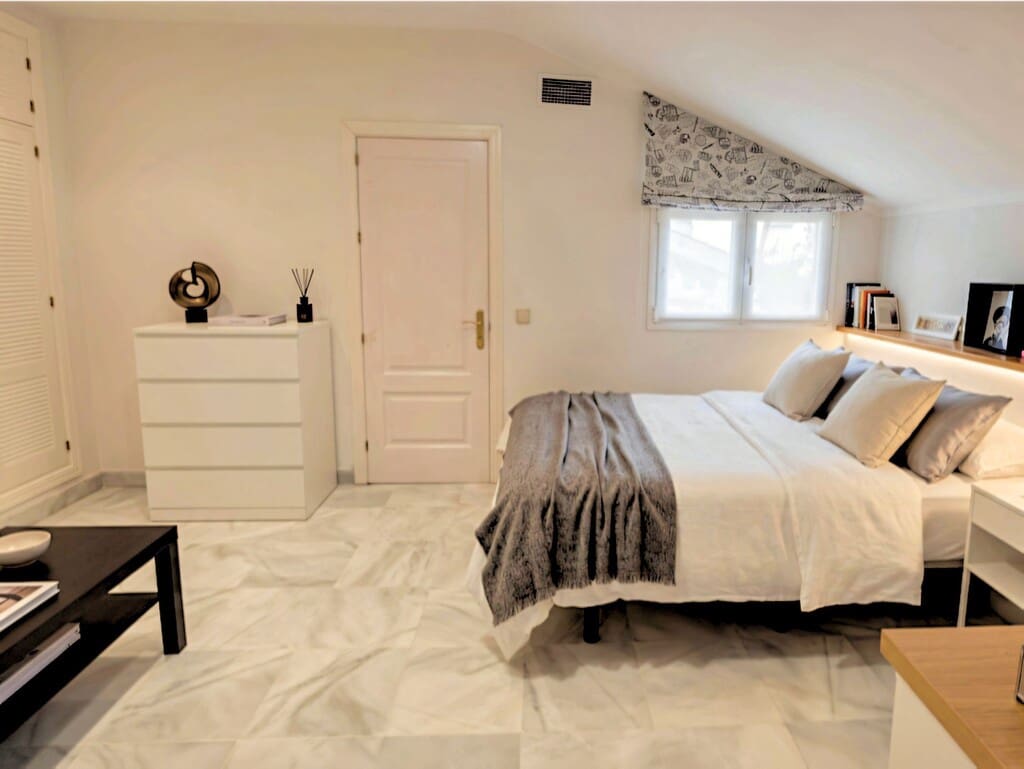4 Zimmer Penthouse zu verkaufen in Golden Mile mit Pool Garage - 895.000 € (Ref: 9972912)
