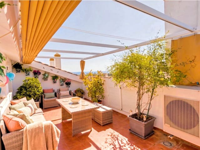 4 soverom Penthouse til salgs i Golden Mile, Marbella med svømmebasseng garasje - € 895 000 (Ref: 9972912)