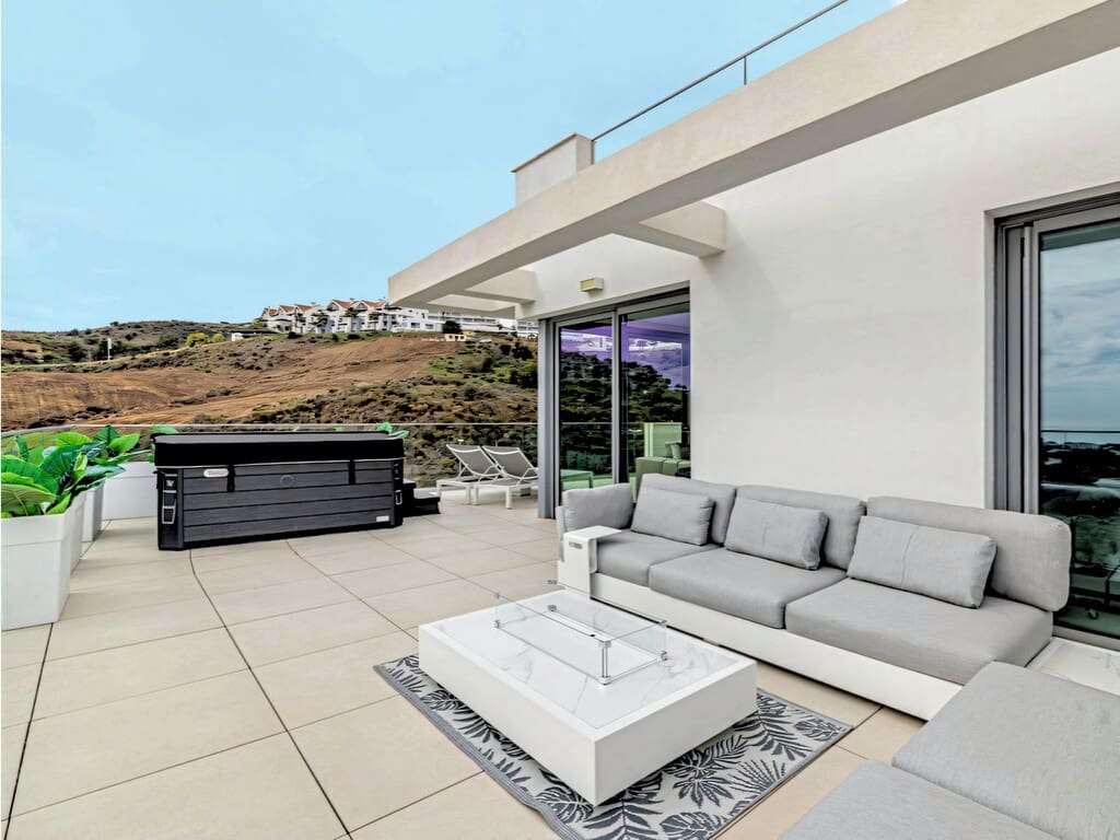 2 sypialnia Penthouse na sprzedaż w La Cala de Mijas z basenem garażem - 895 000 € (Ref: 9972913)