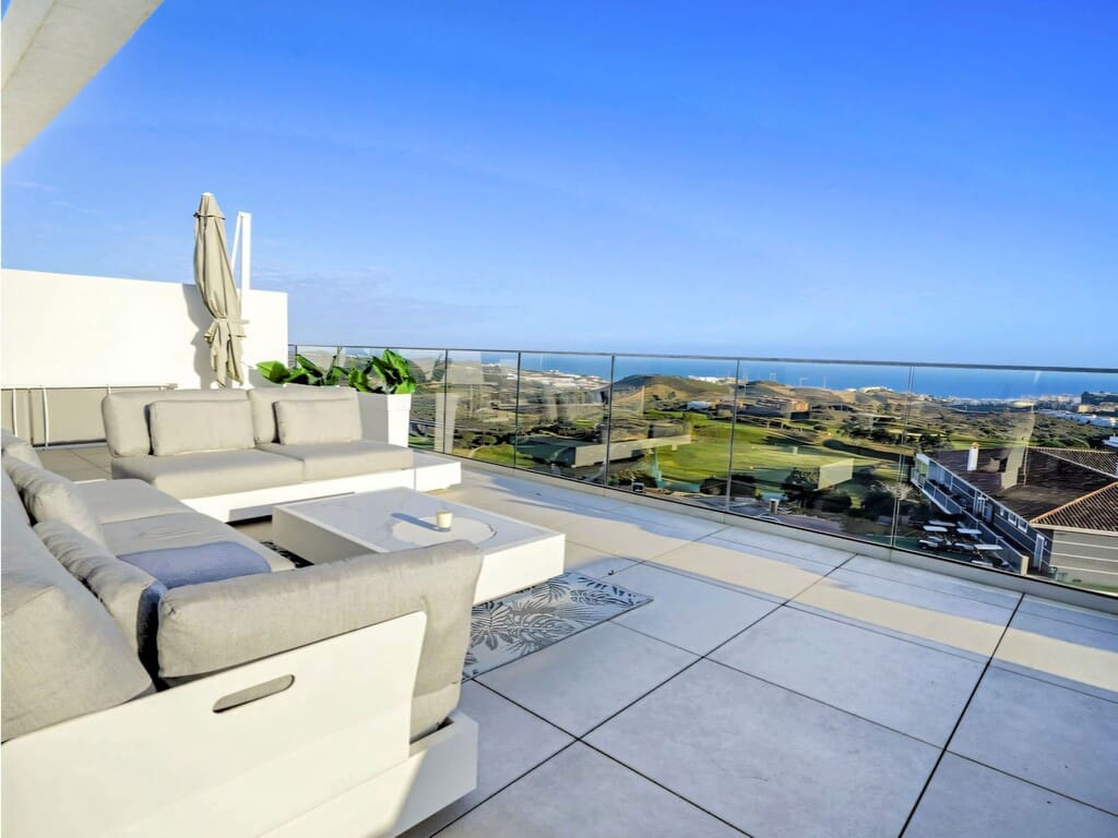 2 sypialnia Penthouse na sprzedaż w La Cala de Mijas z basenem garażem - 895 000 € (Ref: 9972913)