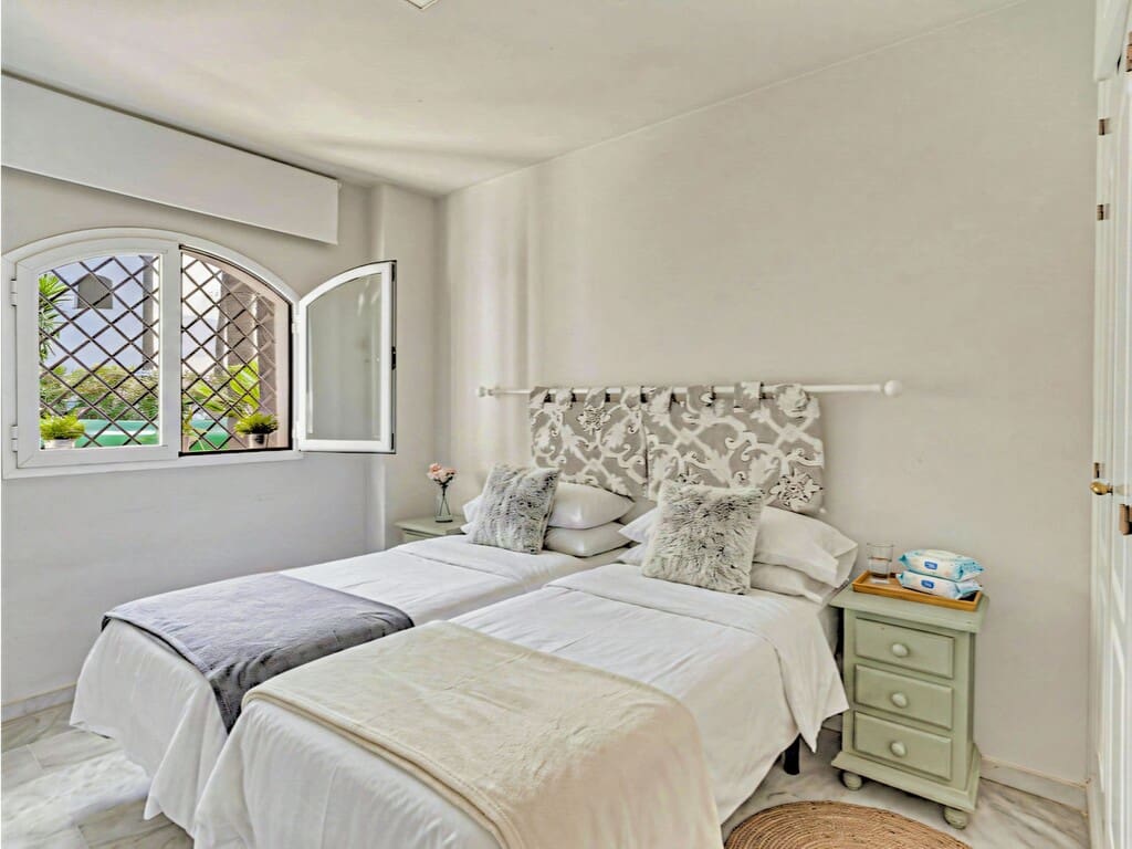 3 soveværelse Lejlighed til salg i Elviria med swimmingpool garage - € 675.000 (Ref: 9974905)
