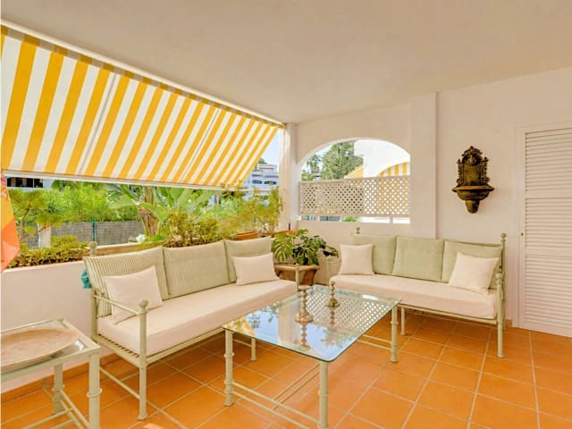 3 soveværelse Lejlighed til salg i Elviria, Marbella med swimmingpool garage - € 675.000 (Ref: 9974905)