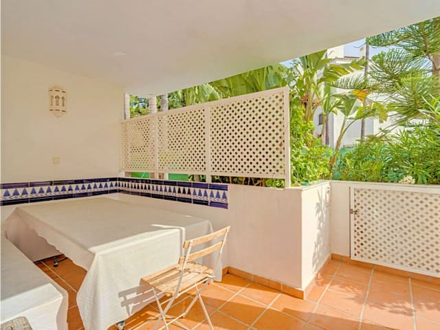 3 soveværelse Lejlighed til salg i Elviria, Marbella med swimmingpool garage - € 675.000 (Ref: 9974905)