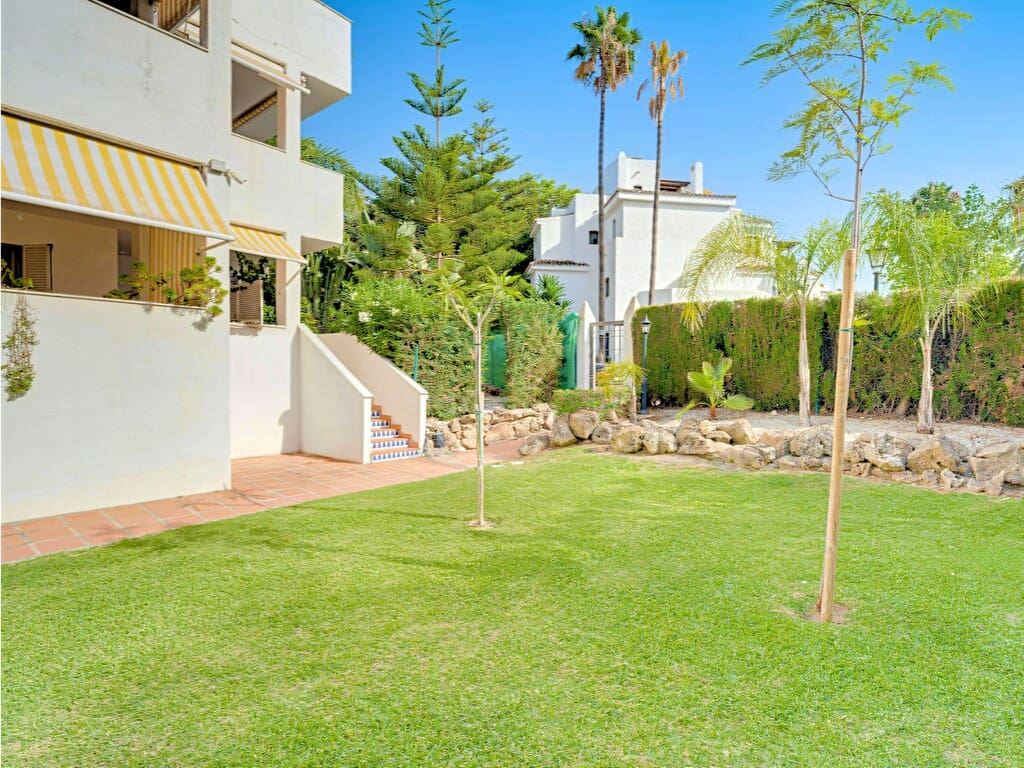 3 soveværelse Lejlighed til salg i Elviria med swimmingpool garage - € 675.000 (Ref: 9974905)