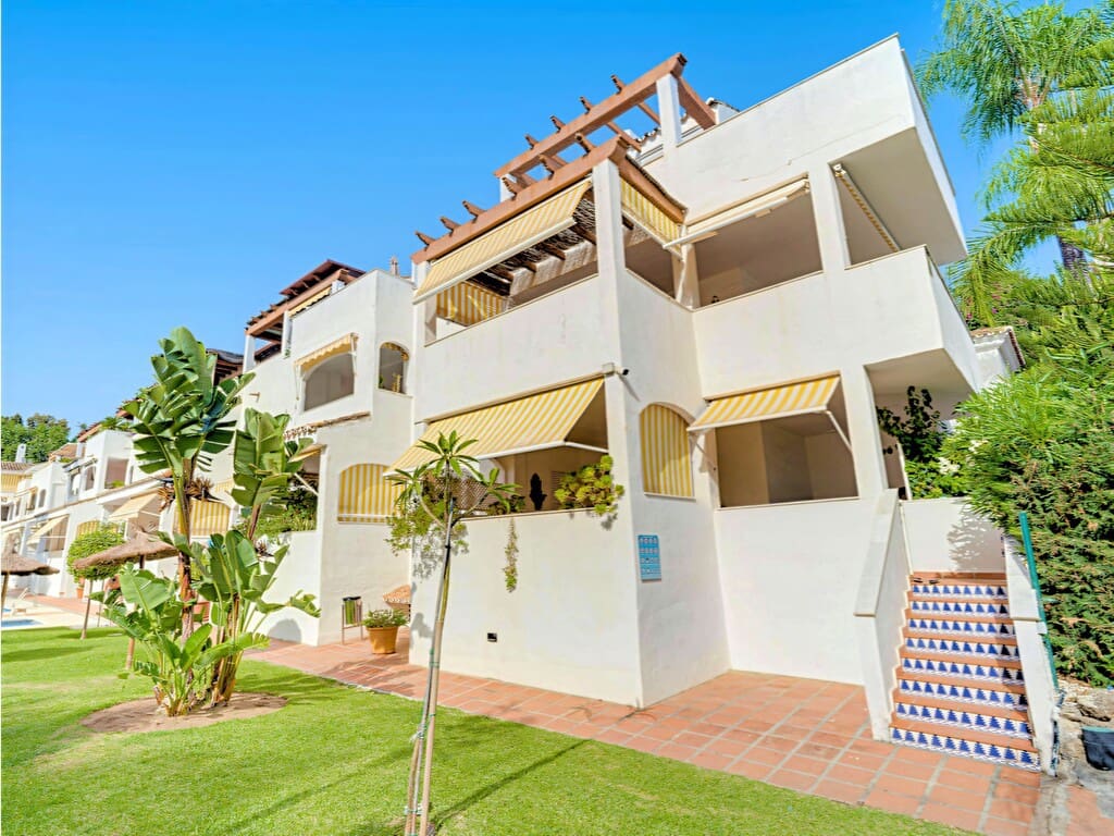 3 soveværelse Lejlighed til salg i Elviria med swimmingpool garage - € 675.000 (Ref: 9974905)